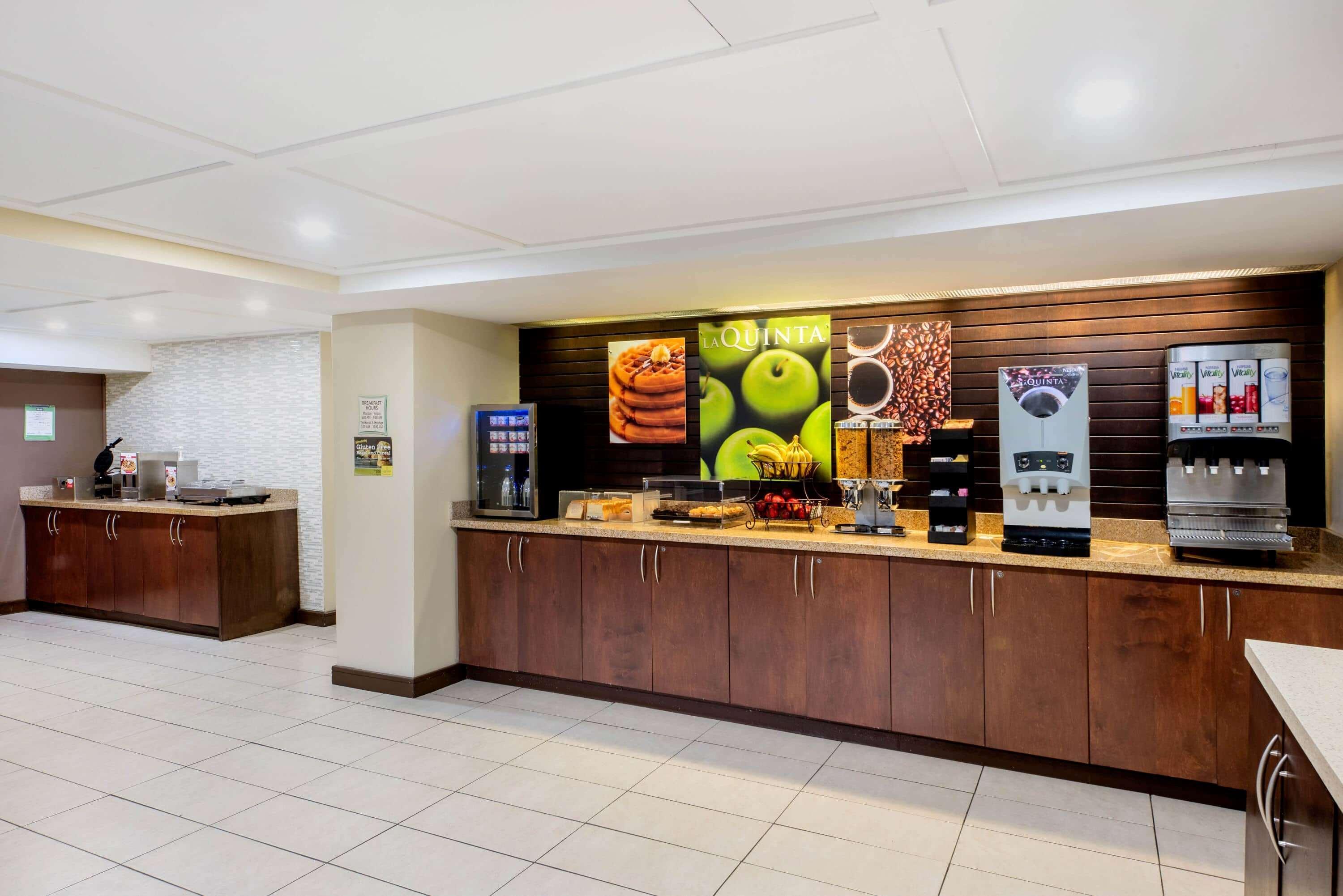 La Quinta By Wyndham Oshawa Hotel Eksteriør billede