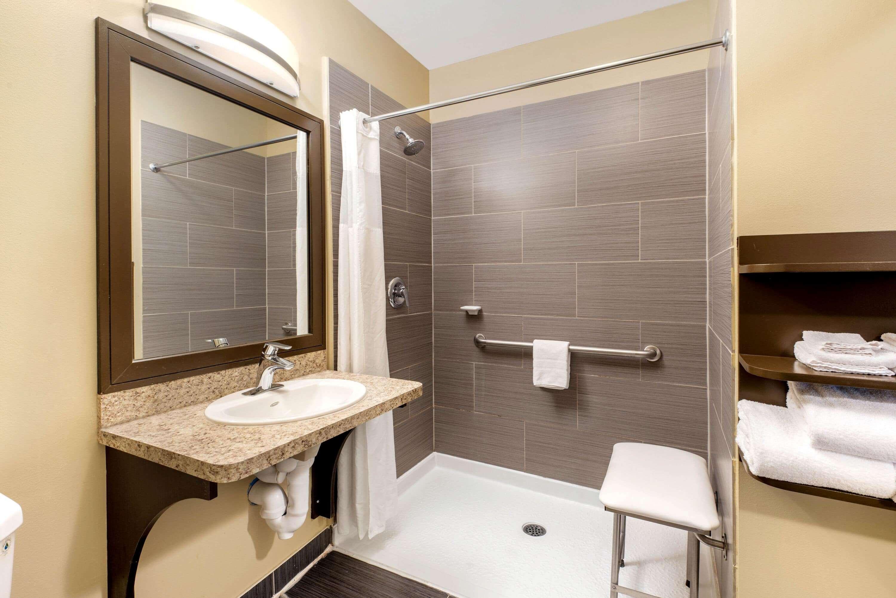 La Quinta By Wyndham Oshawa Hotel Eksteriør billede